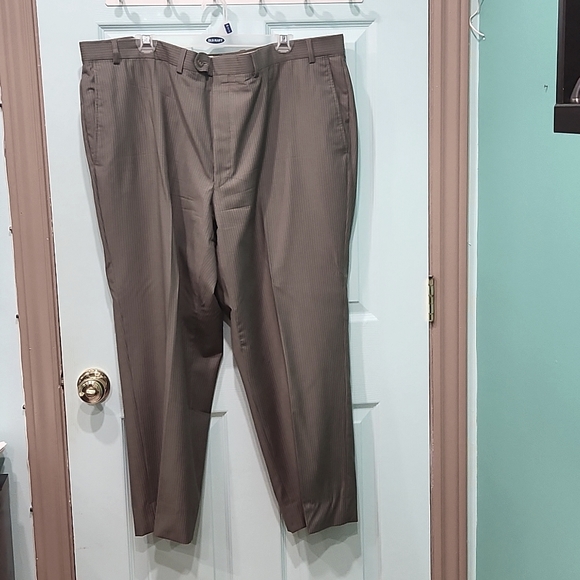 Savile Row Men's Suit - Picture 5 of 7